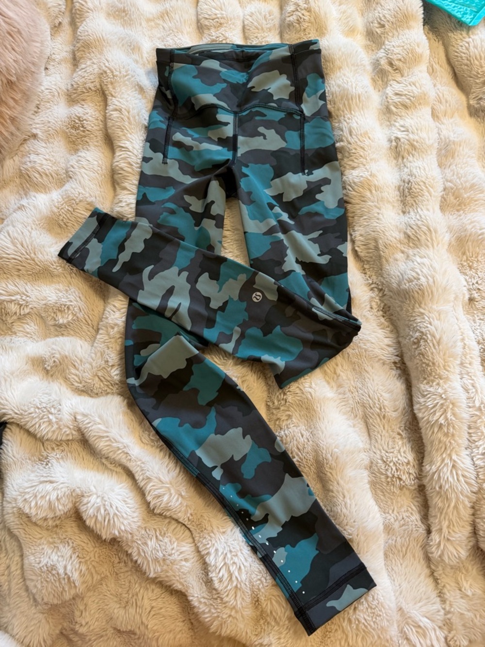Lululemon Teal and Black Camo Leggings